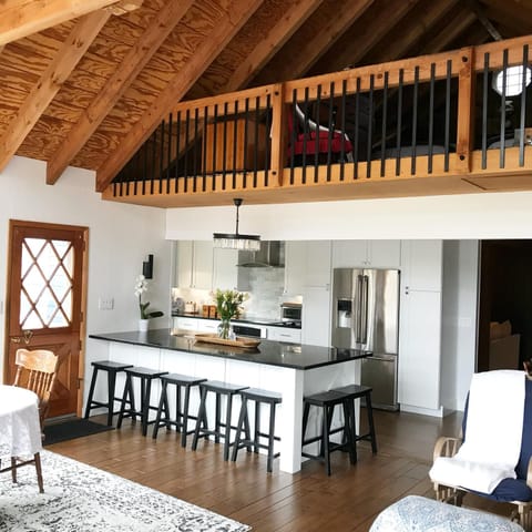 The Blue House On The Hill Catskills—Views House in Shandaken