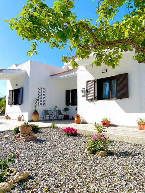 Property building, Day, Garden, Garden view