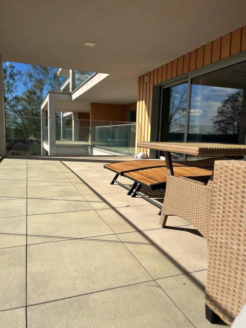 Balcony/Terrace, Lake view