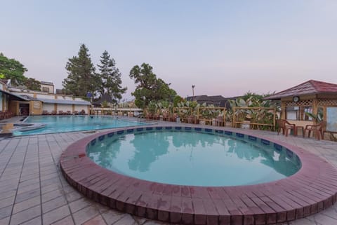 Swimming pool
