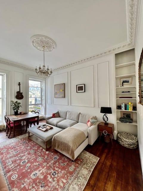 Nearby landmark, Living room, Landmark view