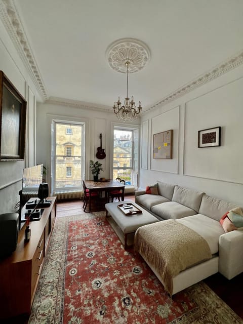 Nearby landmark, Living room, Landmark view