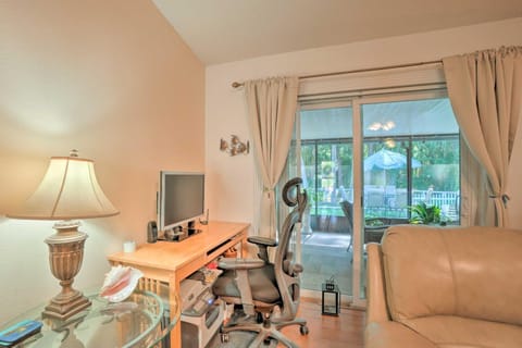 Tampa Home with Hot Tub about 15 Mi to Downtown! House in Town N Country