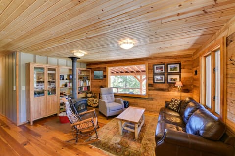 Idyllic Twin Lakes Escape with Views of the Lakes House in Colorado