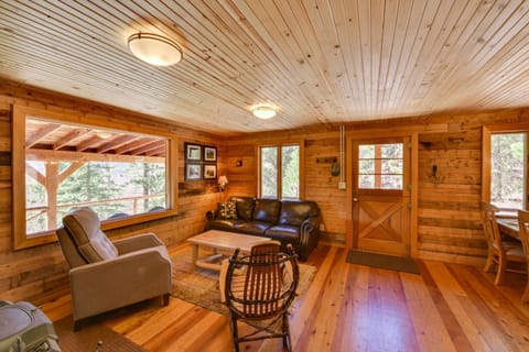 Idyllic Twin Lakes Escape with Views of the Lakes House in Colorado