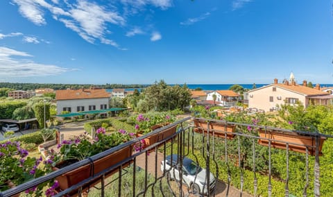 Balcony/Terrace, City view, Street view