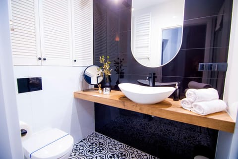 Shower, Toilet, Bathroom, Decorative detail, microwave, towels