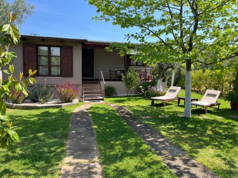 Les Olives Woodhouse House in Euboea