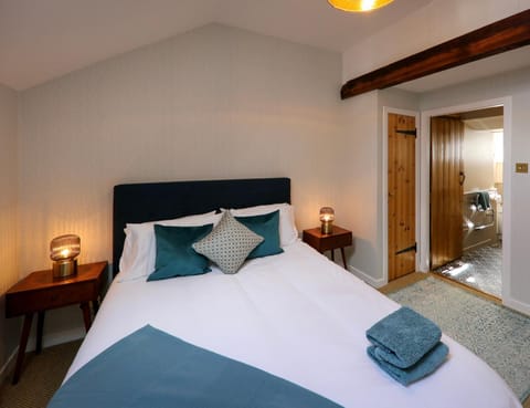 Postbox Cottage Apartment in England