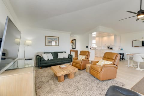 Steps to Ocean and Bay Bradenton Beach Townhome! House in Bradenton Beach