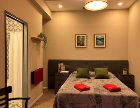 Bed, Bathroom, Photo of the whole room, Bedroom, towels