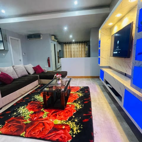 Communal lounge/ TV room