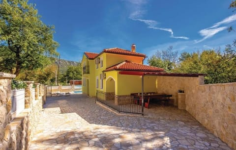 Property building, Dining area