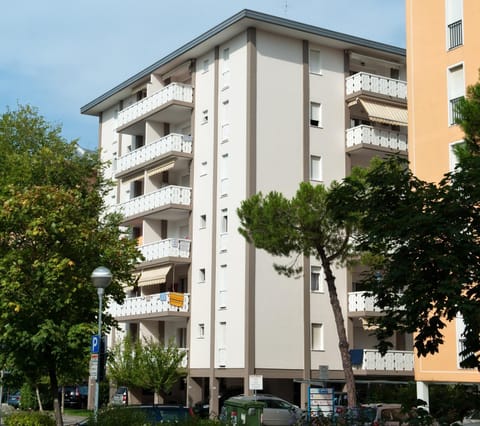 Property building, Facade/entrance, Neighbourhood, Parking