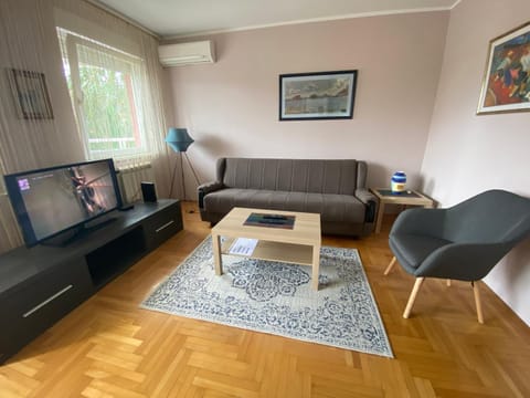 Hill Apartment Apartment in Belgrade