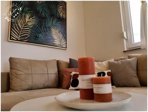 Day, Living room, Decorative detail