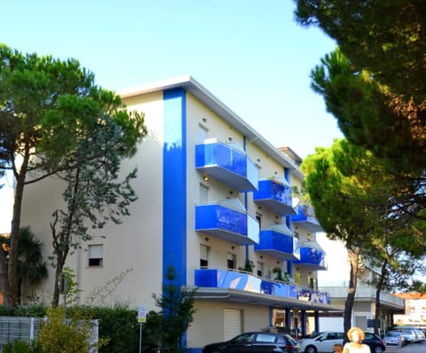 Property building, Facade/entrance, Neighbourhood, Parking