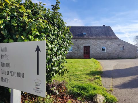 Property building, Natural landscape, Garden