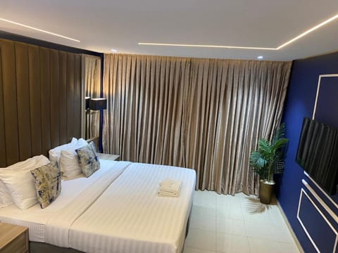 Bed, View (from property/room), Bedroom