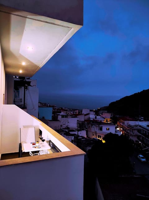 Night, Natural landscape, Balcony/Terrace, Mountain view