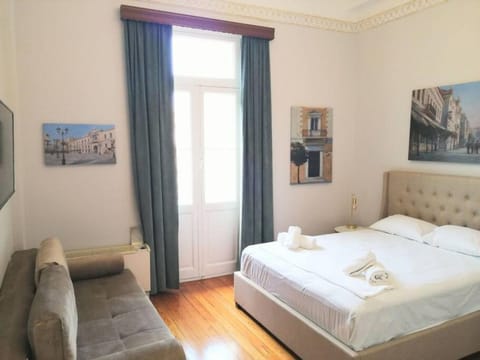 Elegant apartment under the Acropolis Apartment in Plaka