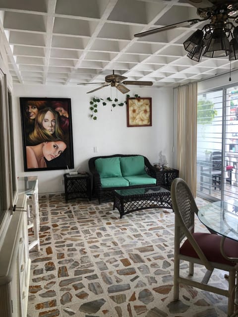 Departamento sobre Costera, 1min La Quebrada, 3m playas y yates Apartment in Acapulco