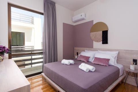 Bed, Balcony/Terrace, Balcony/Terrace, Photo of the whole room, Bedroom