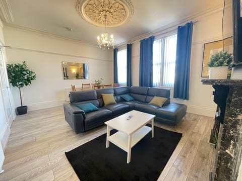 Living room, Lounge or bar, Seating area