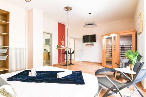 Living room, Photo of the whole room, Seating area