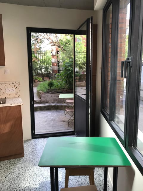 Patio, Dining area