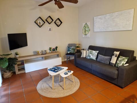 TV and multimedia, Living room, fireplace