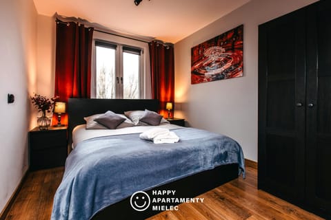 Bed, Photo of the whole room, Bedroom, towels, wardrobe