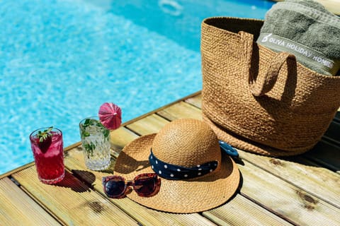 Swimming pool, Swimming pool