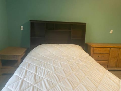 Nicely Secluded Home in a Convenient Location Apartment in Colorado Springs