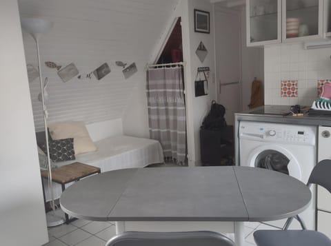 Seating area, Dining area