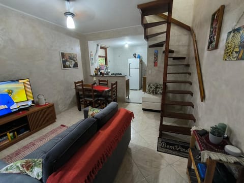 Flat Gorlaes House in Araruama