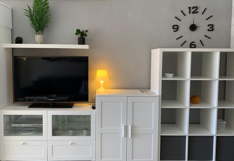 Decorative detail, furniture, internet