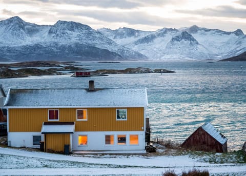 Property building, Day, Natural landscape, Winter, Hiking, Mountain view, Sea view