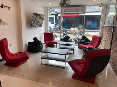 NITRO HOUSE Hostel Bed and Breakfast in Ko Tao