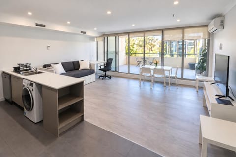 TV and multimedia, Living room, Photo of the whole room, Seating area