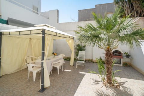 Day, Garden, Dining area