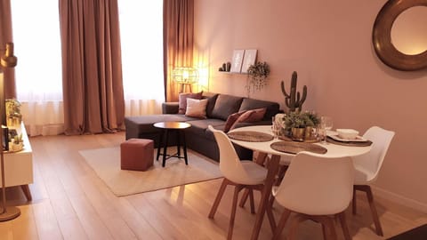 Living room, Seating area, Dining area