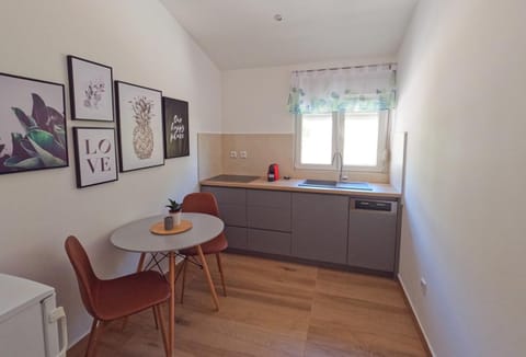 Sea and mountain view apartments Apartment in Split-Dalmatia County