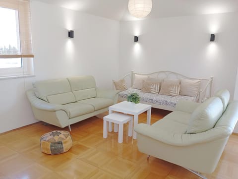 Barba Luka, near beach, beautiful views Apartment in Šibenik-Knin County, Croatia