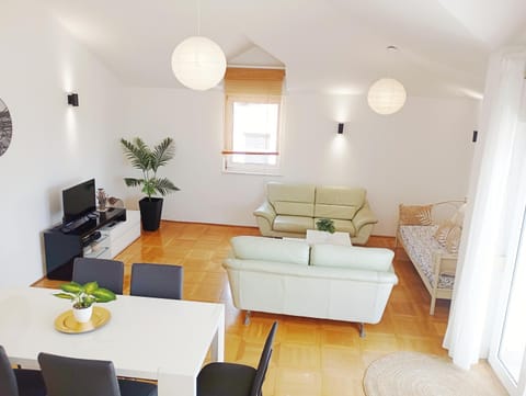 Barba Luka, near beach, beautiful views Apartment in Šibenik-Knin County, Croatia