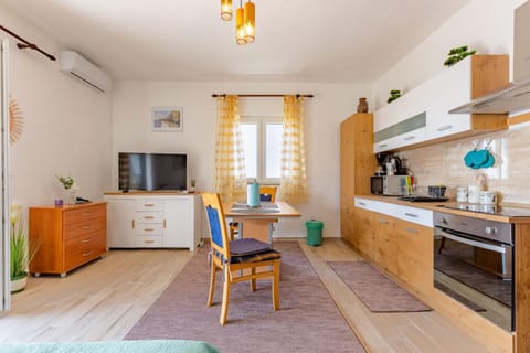 Mare-More studio w balcony and beach front and view Apartment in Zadar