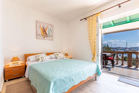 Mare-More studio w balcony and beach front and view Apartment in Zadar