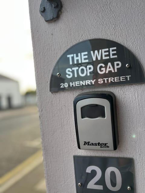 3 Bedroom Apartment, Ballymena, The Wee Stop Gap Apartment in Northern Ireland