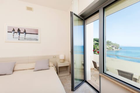 Bedroom, Sea view