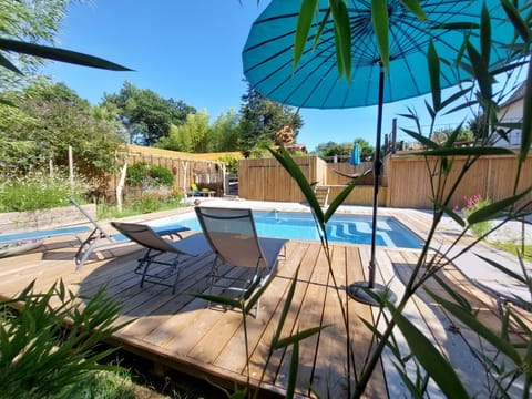 Patio, Garden, Balcony/Terrace, Pool view, Swimming pool, sunbed